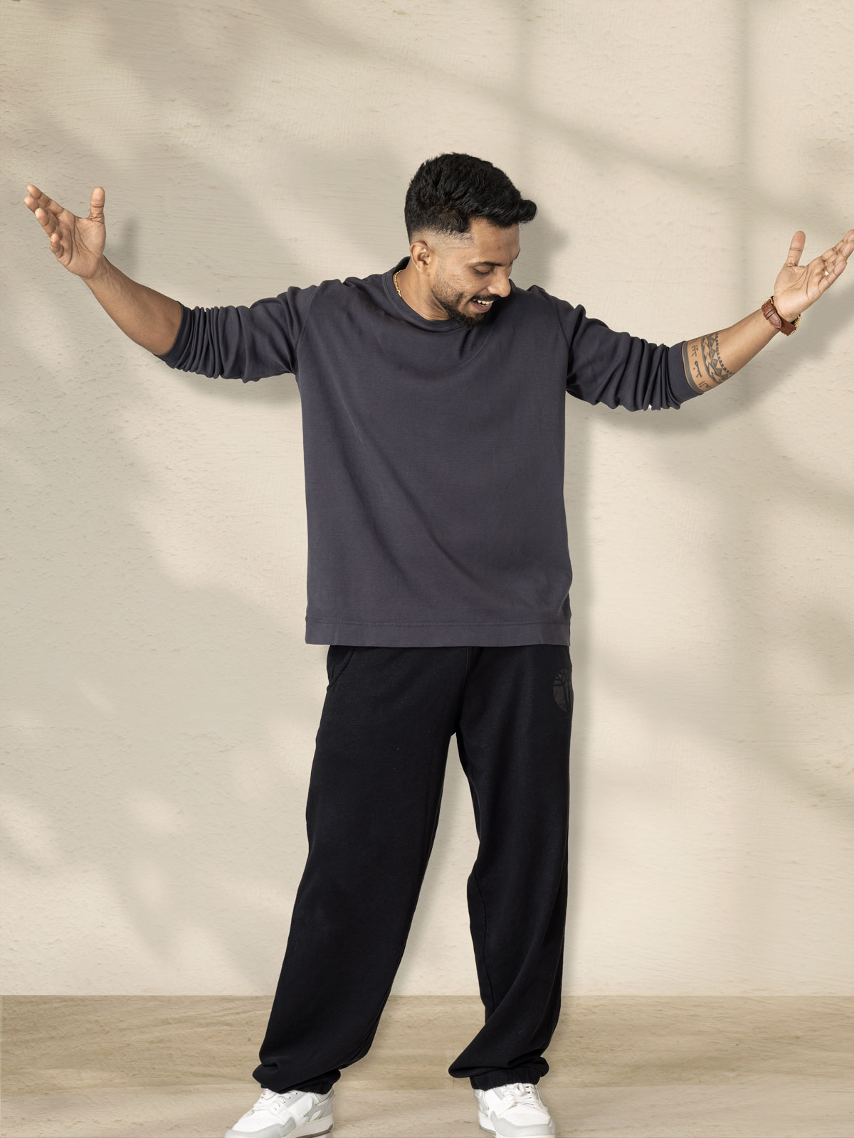 ROUND-NECK-FULL-SLEEVE-TEE--charcoal-dd